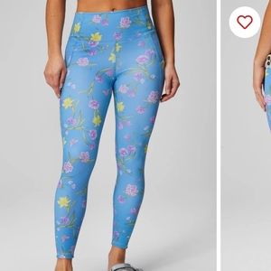 NWT Fabletics Oasis Leggings